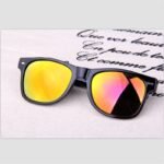 Classic Fashion Sunglasses - Image 3