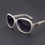 Elegant Women's Oval Sunglasses - Image 9
